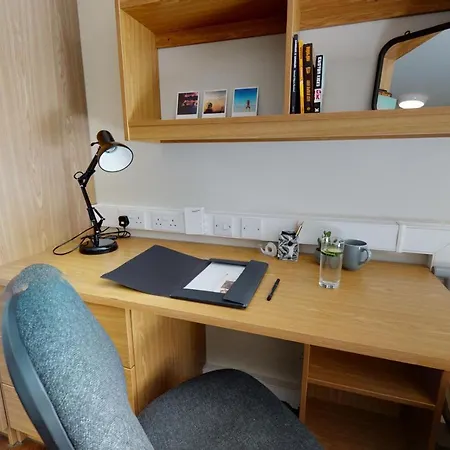 Private Bedrooms With Shared Kitchen And At Iq Tufnell House In
