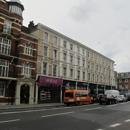 Access Kensington Olympia Apartment London