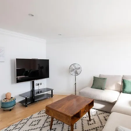 Duke Of Clarence Duplex Apartment *