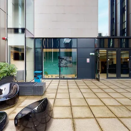 Apartment Trendy At Iq Hammersmith In London