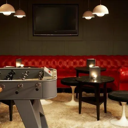 Hotel High Road House