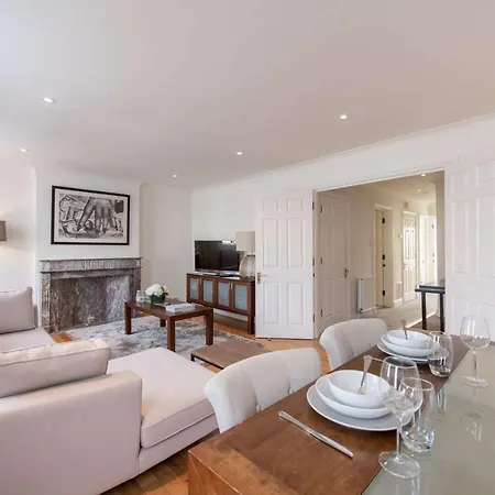 Somerset Court Kensington Apartment