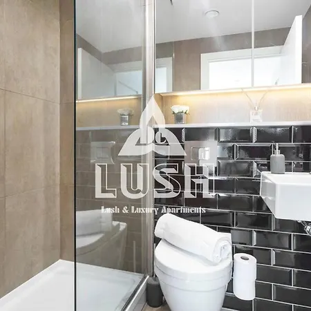 Modern, Stylish Penthouse Next To Wembley Stadium!