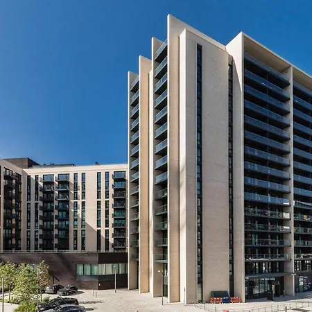 Modern, Stylish Penthouse Next To Wembley Stadium! * London