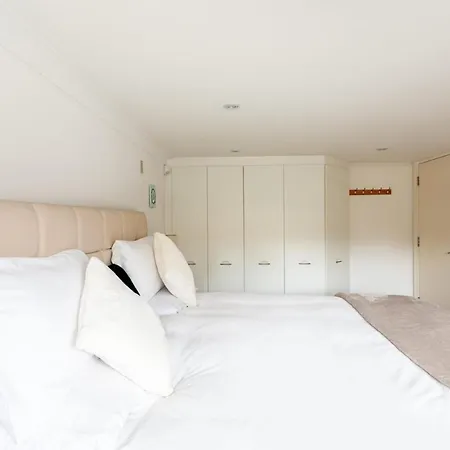 Duke Of Clarence Duplex Apartment