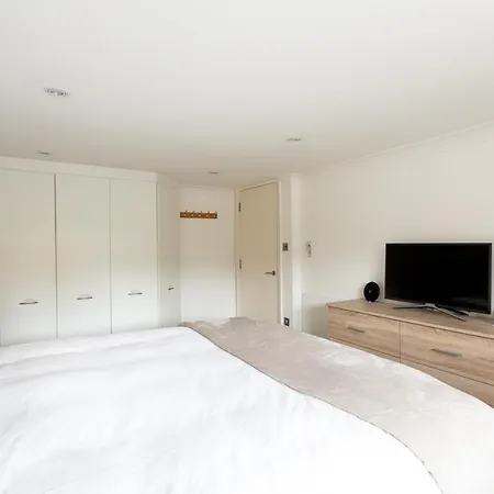 Duke Of Clarence Duplex * London