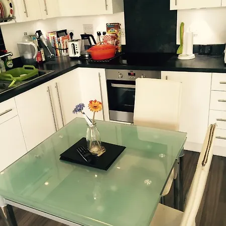 London Dbl Private Bathroom & Toilet In Modern 2bed Homestay *