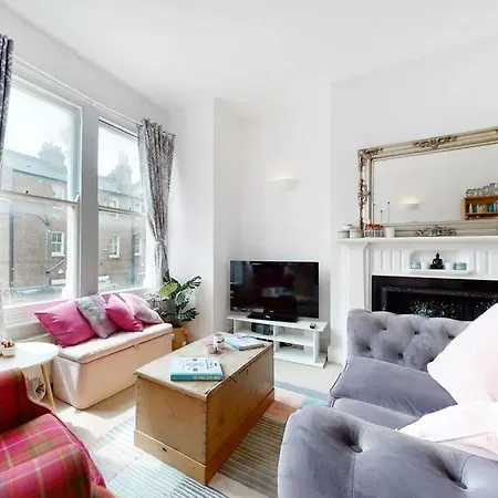 Superb 2 Bed Flat Next To Clapham South Station Daire *
