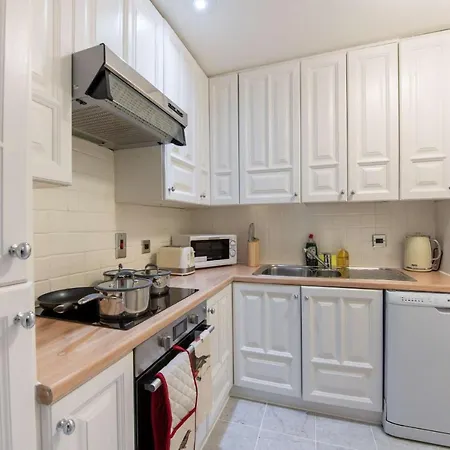 Apartment Somerset Court Kensington *