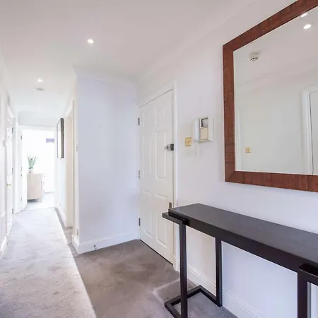 Somerset Court Kensington Apartment