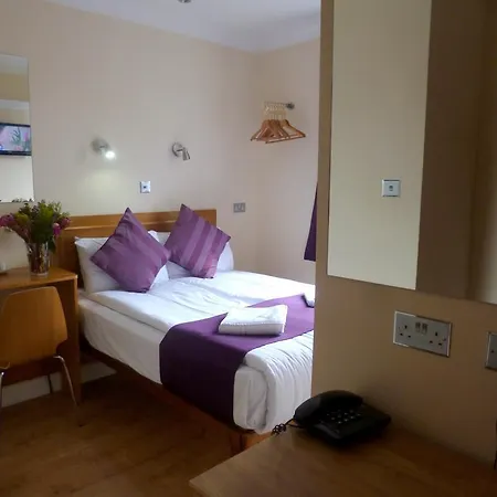 Cardiff Richmond (Greater London)