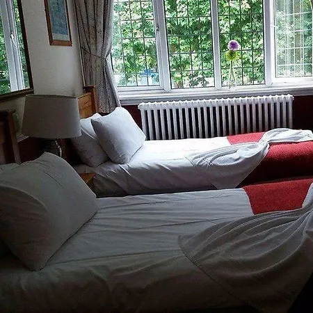 The Swan Pub 3* Isleworth