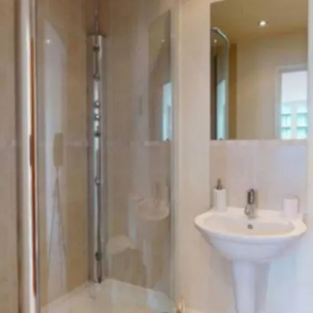 Apartment Lovely Waterfront Flat Canary Wharf Excel Centre London