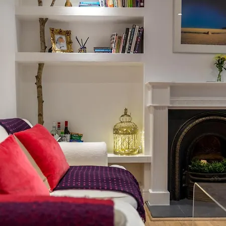 Stylish Flat With Private Yard In Shepherd Bush * Londres