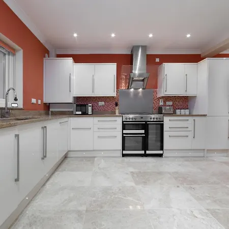 Apartment Flourish - Marlands - Ilford