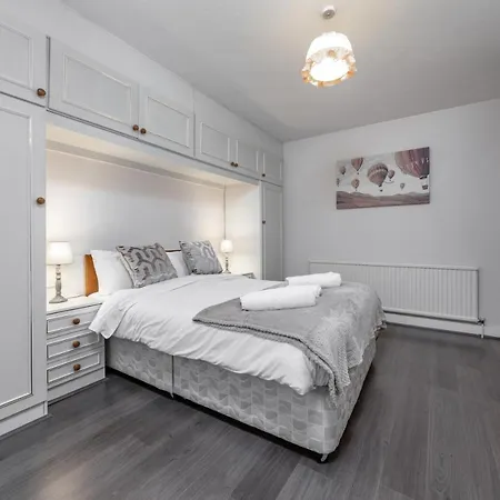 Apartment Flourish - Marlands - Ilford