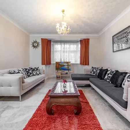 Apartment Flourish - Marlands - Ilford