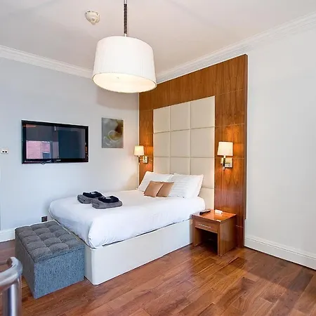Sloane Square Apartment
