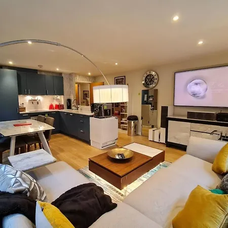 Stylish And Modern 1 Bedroom In Farringdon Apartment *