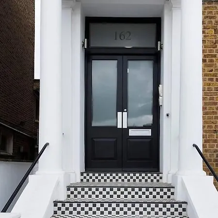 Apartment Recently Redecorated Bright 1br Near Shepherds Bush With Parking Soa London