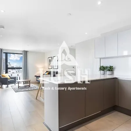 Apartment Modern, Stylish Penthouse Next To Wembley Stadium! *