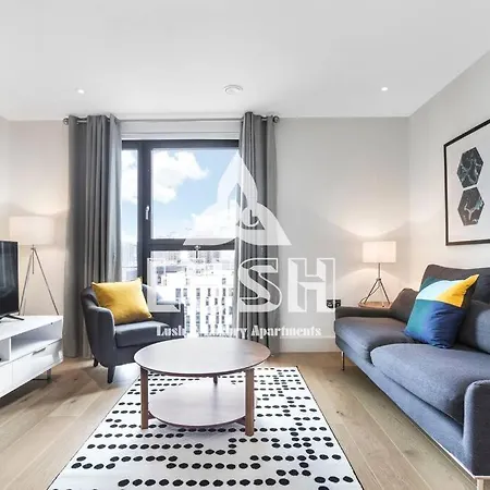 Modern, Stylish Penthouse Next To Wembley Stadium! London