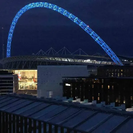 Modern, Stylish Penthouse Next To Wembley Stadium! * London