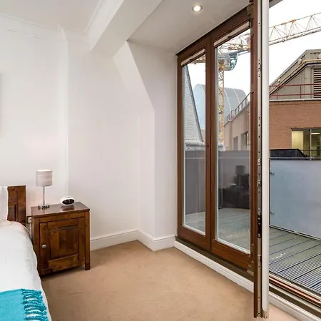 5, 48 Bishopsgate By Living Holiday home *