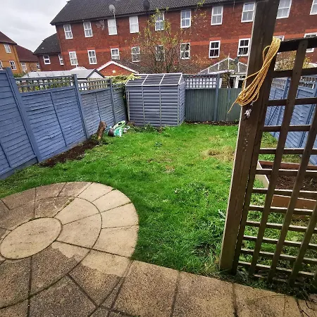 4 Bed Townhouse/free Parking