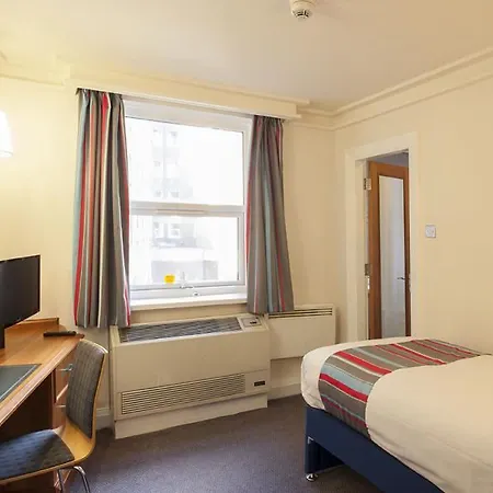 Travelodge Kings Cross Royal Scott Hotel