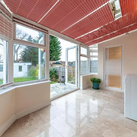 Apartment Flourish - Marlands - Ilford *