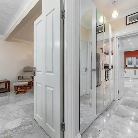 Apartment Flourish - Marlands - Ilford Redbridge