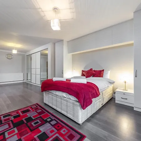 Apartment Flourish - Marlands - Ilford *