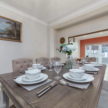 Apartment Flourish - Marlands - Ilford *