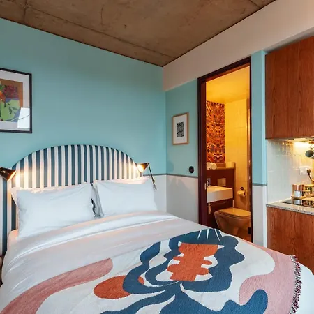 Room2 Chiswick Hometel Hotel 4*