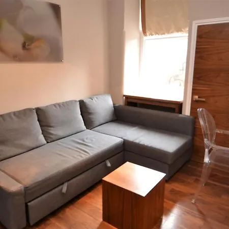Sloane Square Apartment
