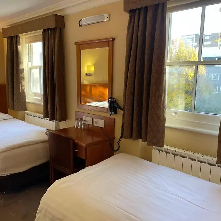 Orchard Hotel 3*