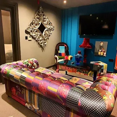 The Exhibitionist Hotel 5*