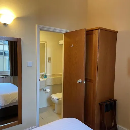 Orchard Hotel 3*