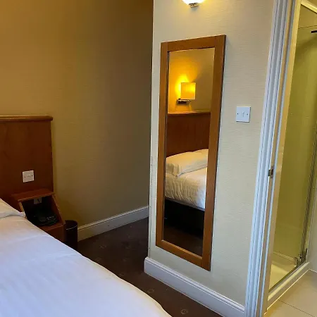 Orchard Hotel 3*