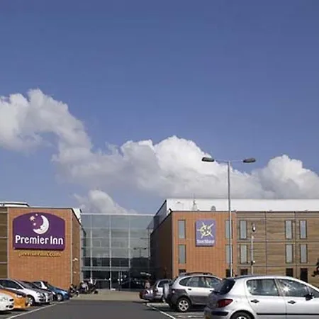 Premier London Heathrow Airport T2 & T3 - Bath Road 3*