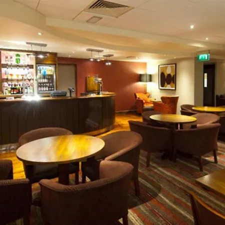 호텔 Premier London Heathrow Airport T2 & T3 - Bath Road 3*