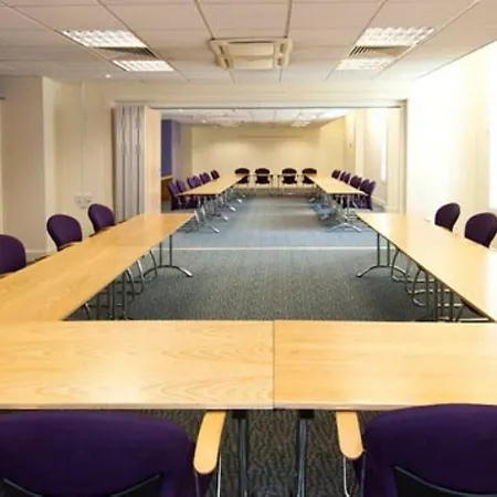 Premier London Heathrow Airport T2 & T3 - Bath Road 3*
