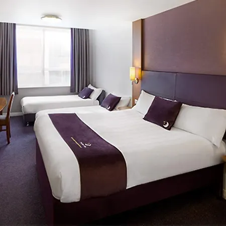 Premier London Heathrow Airport T2 & T3 - Bath Road 하운슬로우