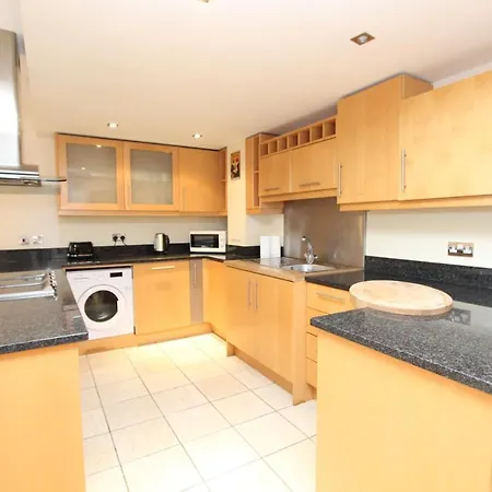 Lovely 2-bedroom In Docklands, E14 Londra