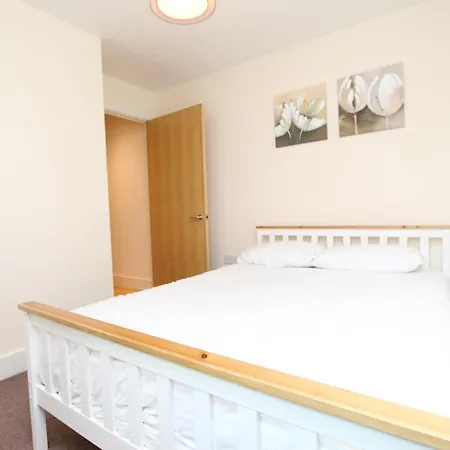 Apartment Lovely 2-bedroom In Docklands, E14