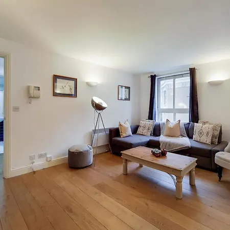 Capital Aldgate - Two Bed Appartement