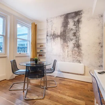 Apartment Oxford Street By Threstle London