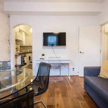 Apartment Oxford Street By Threstle London