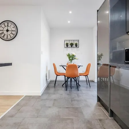 Luxury House With Garden By Damask Homes Ilford